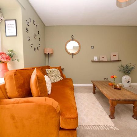 The Lilley Pad In Ludlow Cosy, Central, Perfect For Couples, Netflix & Parking Permit Экстерьер фото